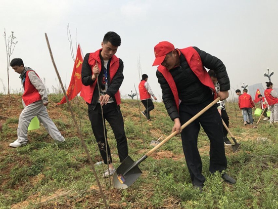 相互配合中栽植了一棵棵希望的小苗.jpg