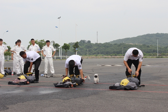 北仑区春晓成校联合举办消防急救技能大比武（3）_副本.jpg