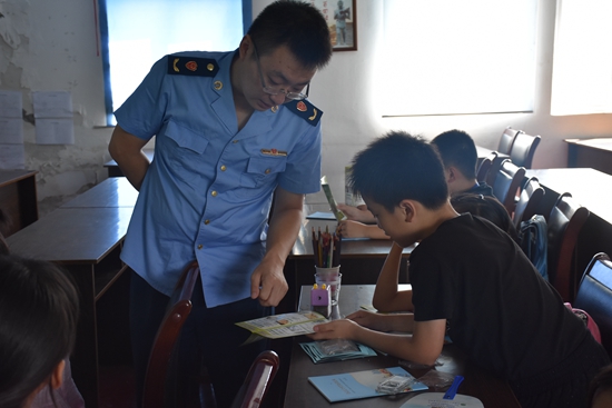 宁波市北仑春晓成校为假日学校学生开展食品安全宣传教育讲座_副本.jpg