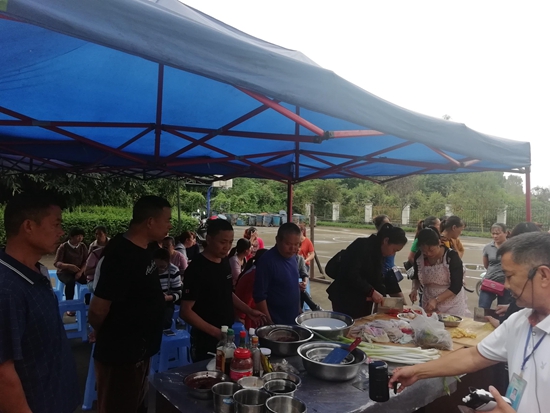 学员们积极参加实操练习.jpg