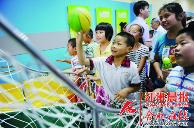 开展青少年科普活动。.jpg