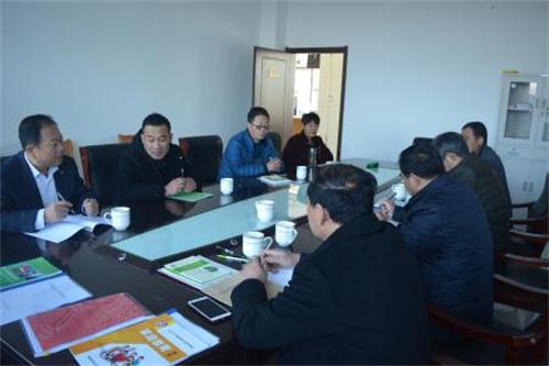 闵祥卫院长介绍皇华社区学院的建设与发展情况.jpg