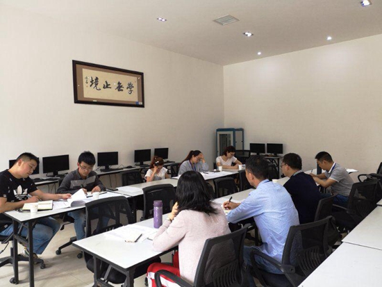 各社区教育工作站业务负责人研讨交流.jpg