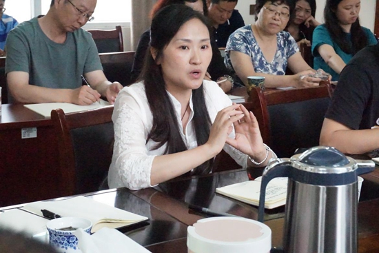 社区教育工作站负责人积极建言献策_副本.jpg
