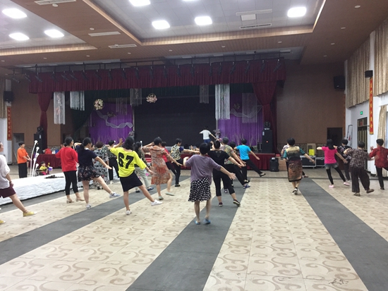 北仑区春晓成校举办广场舞培训班_副本.jpg