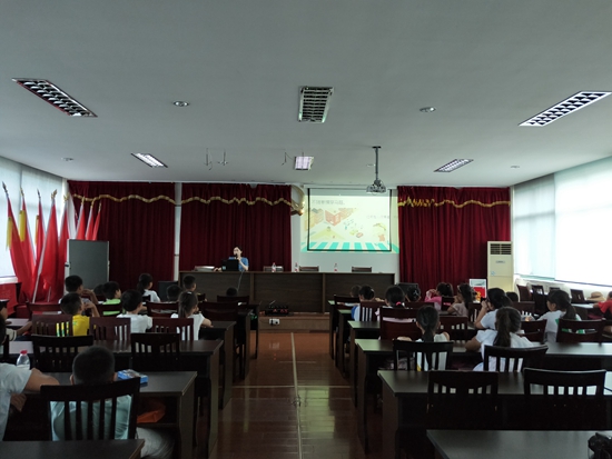 宁波市北仑区春晓成校下设的假日学校全部开学了_副本.jpg