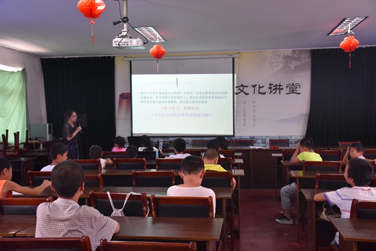 宁波市北仑区春晓成校假日学校开展“八一”建军节专题教育活动_副本.jpg