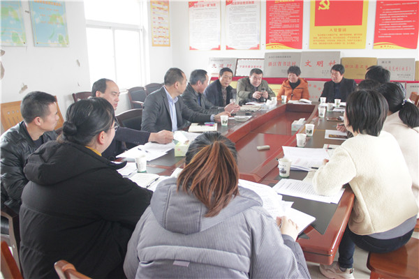 北仑区春晓成校召开党员志愿者服务队代表会议.JPG