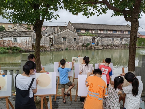 柴桥假日学校：芦江河河畔的“独一”风景.jpg