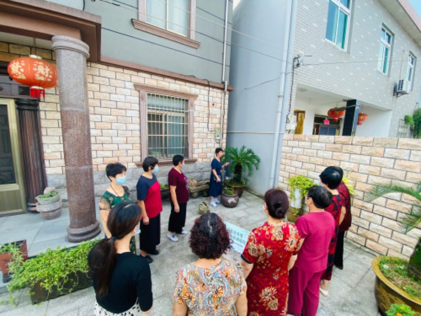 你来改造 我来评---美丽庭院点评会.jpg