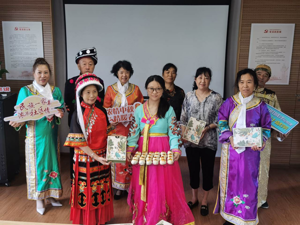 北仑区春晓街道明月湖社区：这样的中秋温暖又同心（2）.jpg