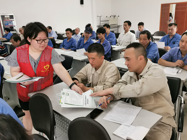 北仑区春晓街道春晓湖工业社区：文明有你，在午间课堂里发出文明之声.jpg