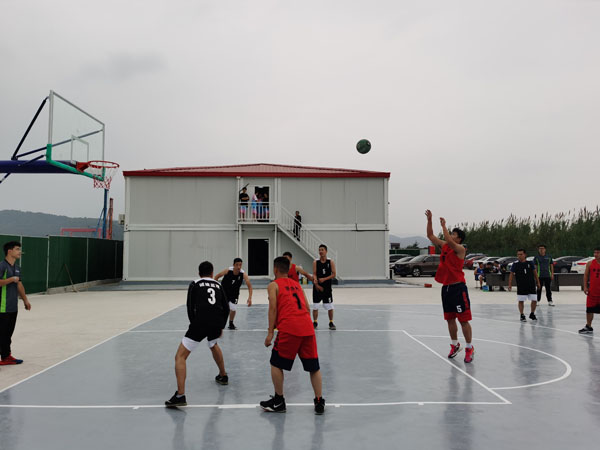 村企党支部友谊篮球赛在北仑区春晓净水厂开赛.jpg