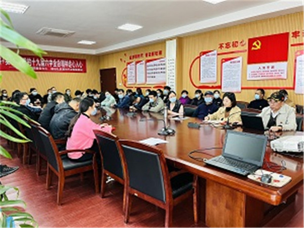 “宣讲+实干”让十九届六中全会精神走心入心.jpg