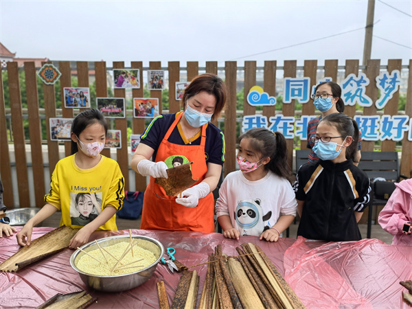“味”你而来 体验舌尖民族味 (3).jpg