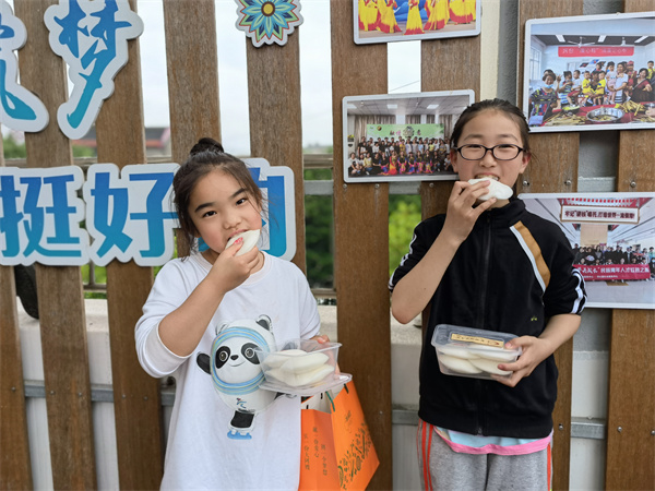 “味”你而来 体验舌尖民族味 (8).jpg