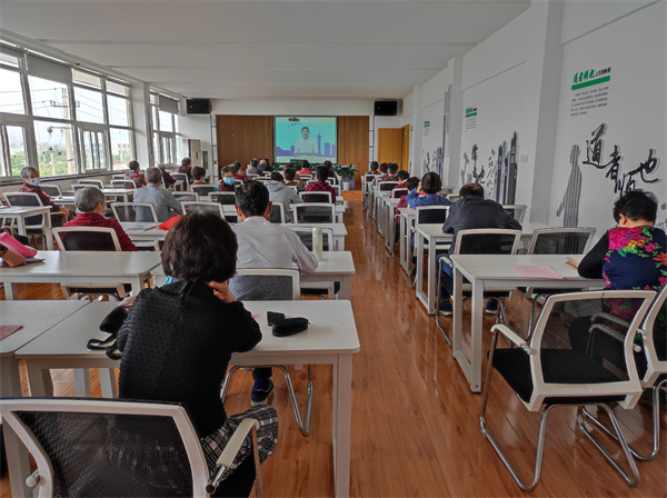 电大学习+反诈宣传两不误 “银发族”收获满满 (4).jpg
