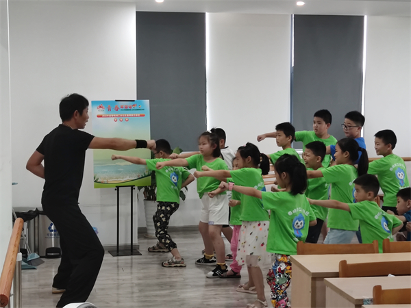 武术课程搬进北仑区春晓成校春晓湖社区假日学校 .jpg