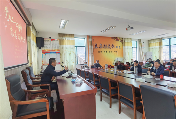 北仑区春晓成校走进慈岙村开展学习宣传贯彻党的二十大精神宣讲.jpg