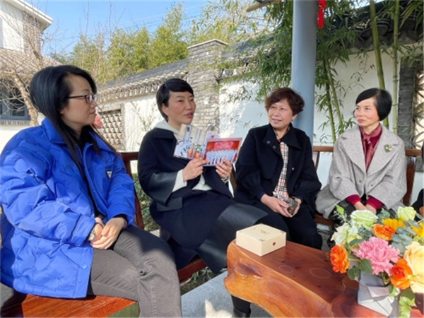 我家故事进庭院，感念党恩数十年.jpg