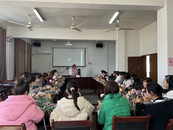 虞老师示范教学.jpg