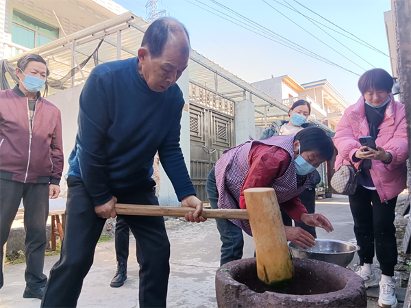 “迎亚运，体验非遗，展巾帼风采”春季踏青活动 (3).jpg