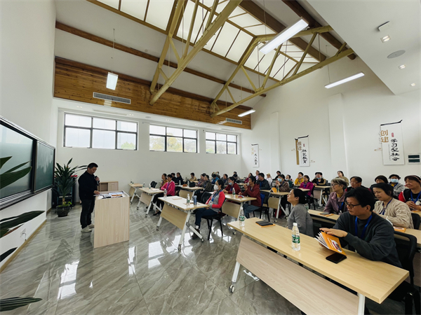 戚家山成校接待海曙望春街道社会组织骨干参访-2.JPG