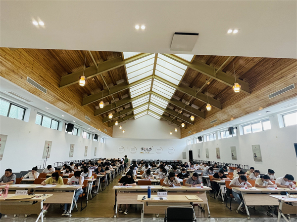 戚家山成校顺利完成 2023年6月北仑区成人高中（双证制）线下考试-3.JPG