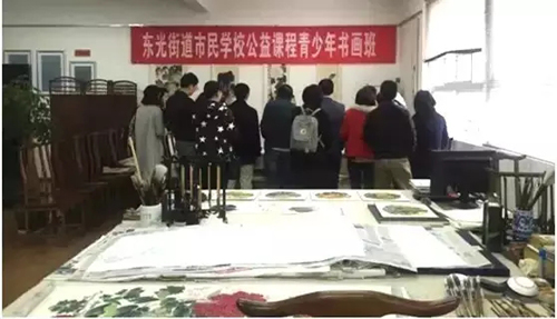 记者团参观锦江区东光街道市民学习中心。.jpg