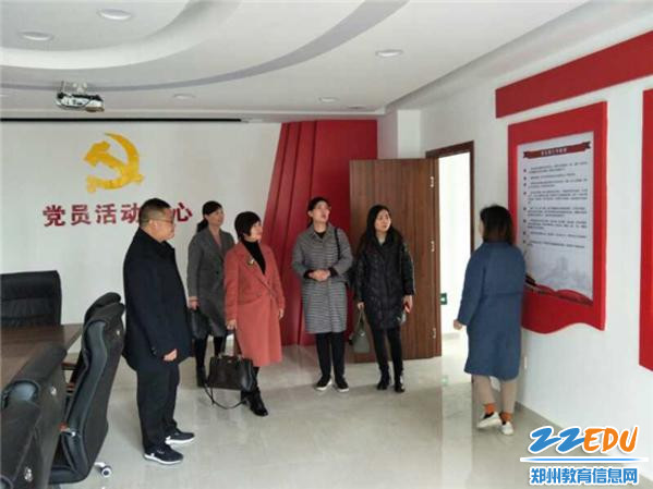 深入社区教育基地进行年度检查.jpg