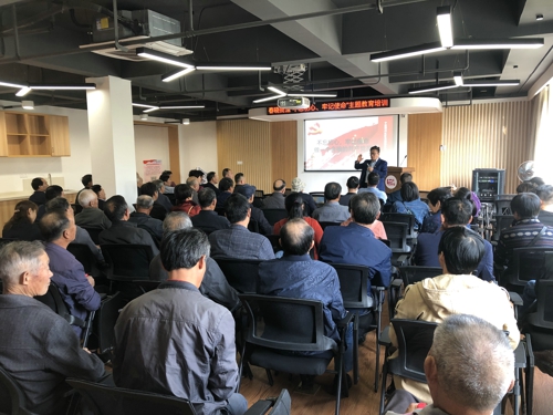 参观党群服务中心，聆听初心讲座2.jpg