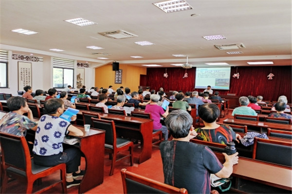 http://www.goschool.org.cn/d/file/防范非法金融诈骗讲座进社区_副本.jpg