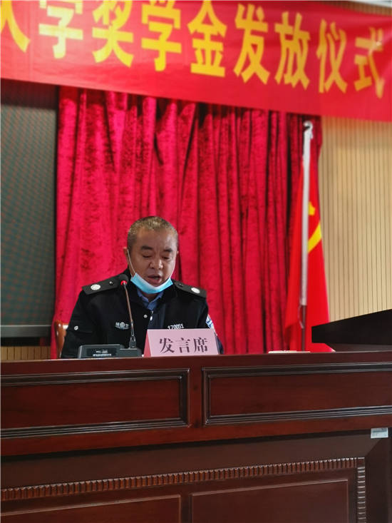 6.新生代表发言_副本.jpg
