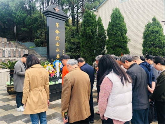 学党史铭初心 百年潮涌忆先烈.jpg