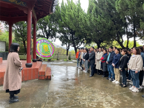 学党史铭初心 百年潮涌忆先烈1.jpg