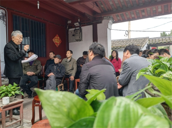 老宅板凳会 庭院话党史.jpg