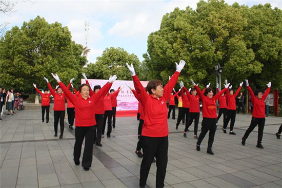 第十六届邻居节开幕式暨老年趣味运动会 (1).jpg